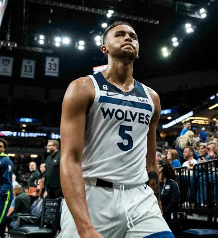 Kaiyun-李凯尔刚加盟森林狼!就成队史第一人,曾帮助球队杀进西决!|圣安东尼奥马刺队|金州勇士队|迈阿密热火队|犹他爵士队|明尼苏达森林狼队_新浪新闻